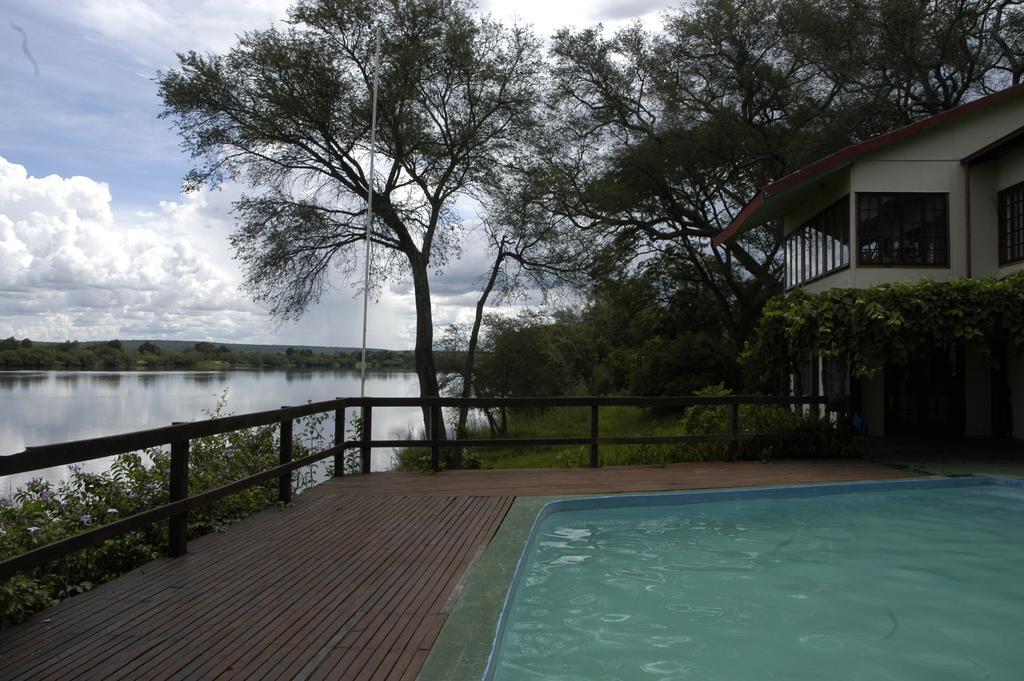 Kayube Zambezi River House 利文斯顿 外观 照片